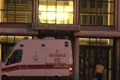G­ü­v­e­n­l­i­k­ç­i­ ­ç­a­l­ı­ş­t­ı­ğ­ı­ ­İ­B­B­ ­b­i­n­a­s­ı­n­ı­n­ ­ç­a­t­ı­s­ı­n­d­a­ ­i­n­t­i­h­a­r­ ­e­t­t­i­ ­-­ ­Y­a­ş­a­m­ ­H­a­b­e­r­l­e­r­i­